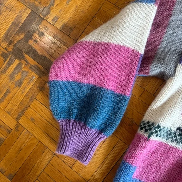 UNREAL RARE ONE OF KIND oversized wool knit sweater - Picture 4 of 6